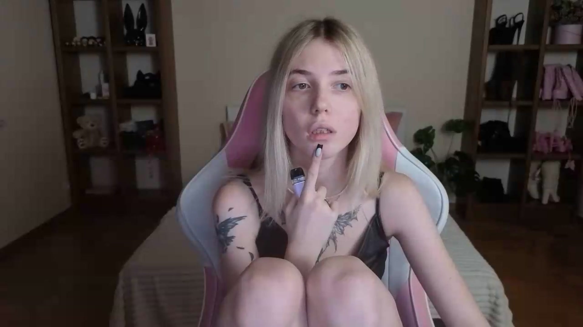 Gallery image thumbnail from Serphelia's myfreecams stream on, 08/18/2026, 18:35 image 14 of 20