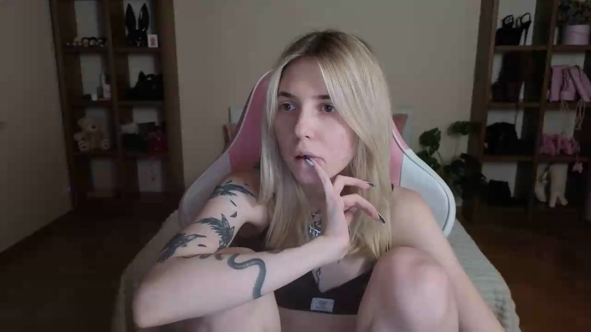 Gallery image thumbnail from Serphelia's myfreecams stream on, 08/18/2026, 18:35 image 17 of 20