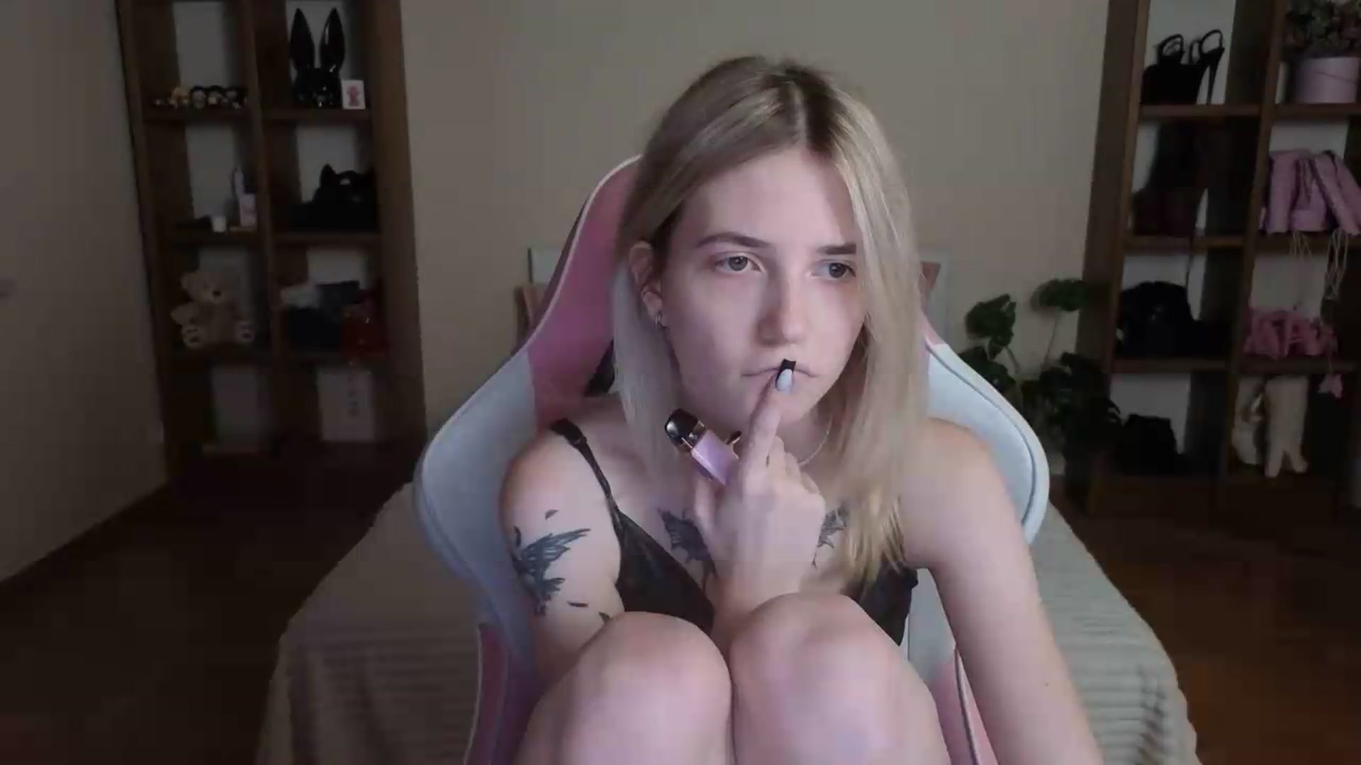 Gallery image thumbnail from Serphelia's myfreecams stream on, 08/18/2026, 18:35 image 10 of 20