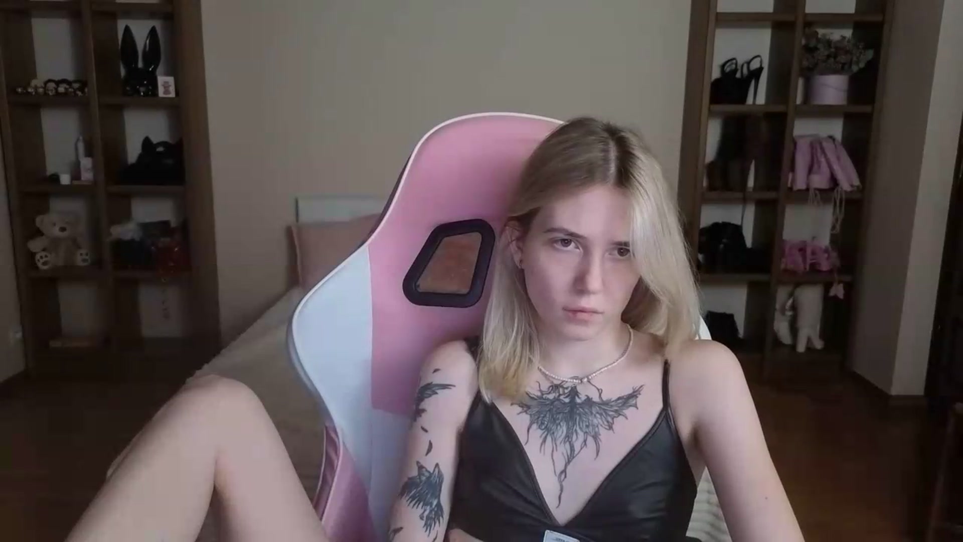 Gallery image thumbnail from Serphelia's myfreecams stream on, 08/18/2026, 23:35 image 6 of 20