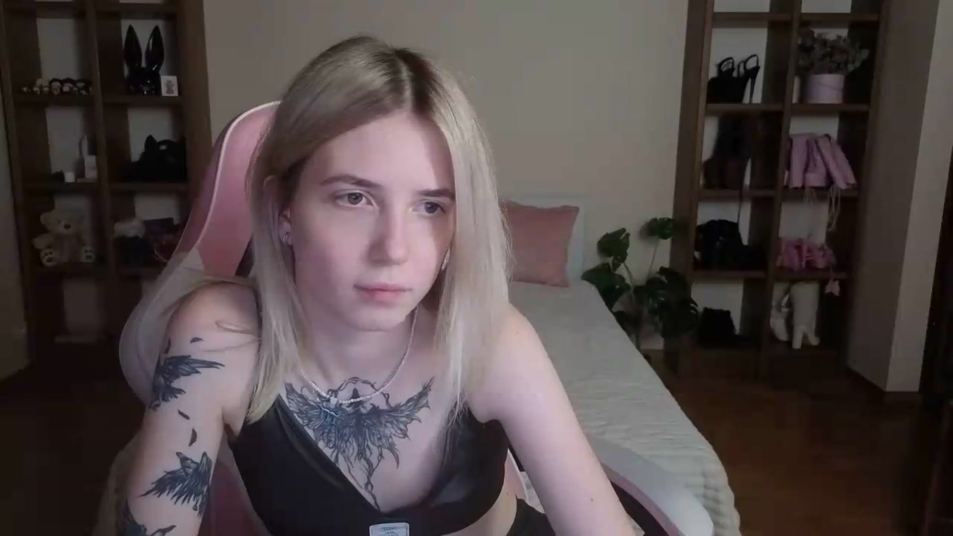 Gallery image thumbnail from Serphelia's myfreecams stream on, 08/18/2026, 23:35 image 19 of 20