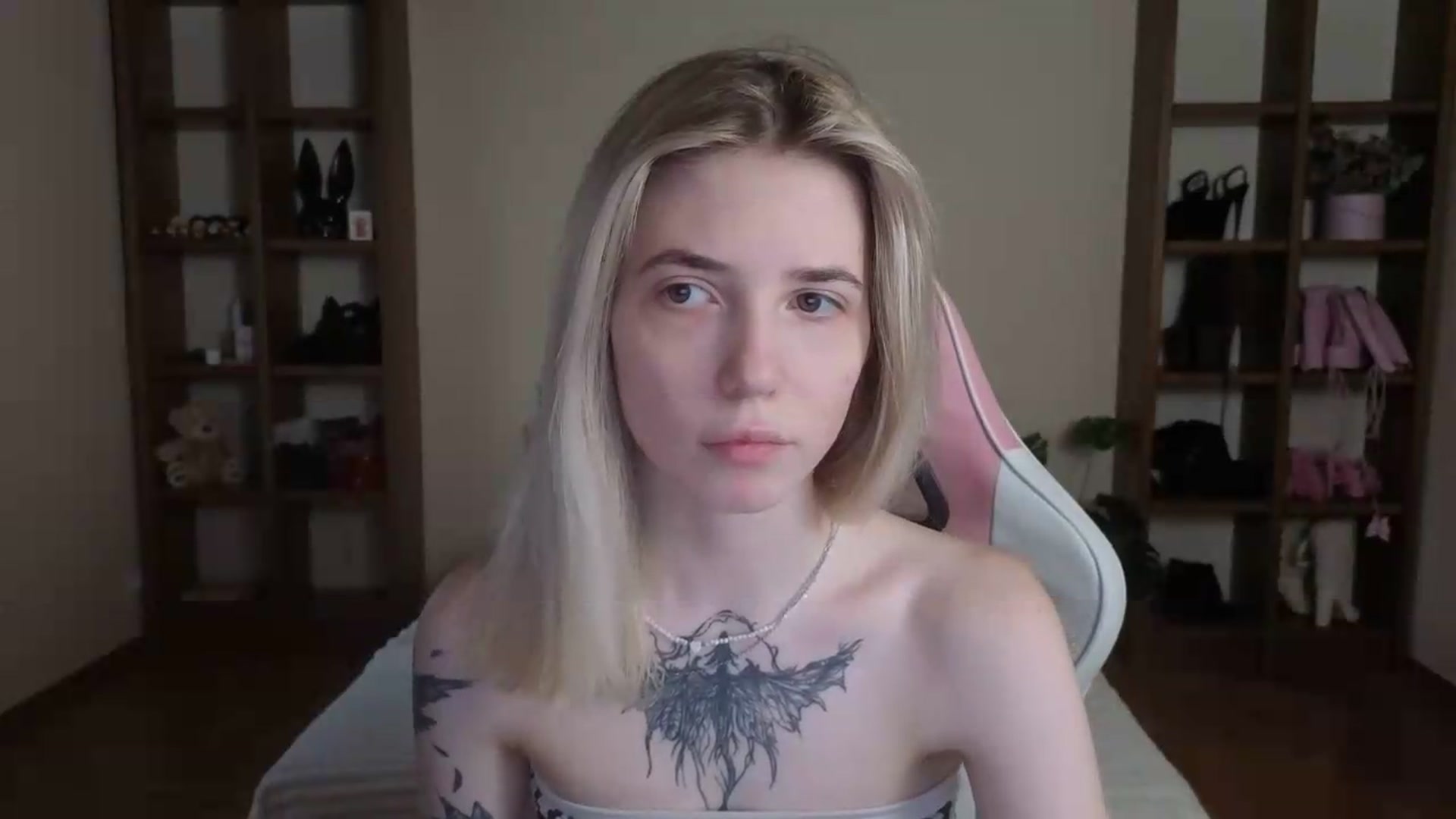 Gallery image thumbnail from Serphelia's myfreecams stream on, 08/19/2026, 16:37 image 3 of 20