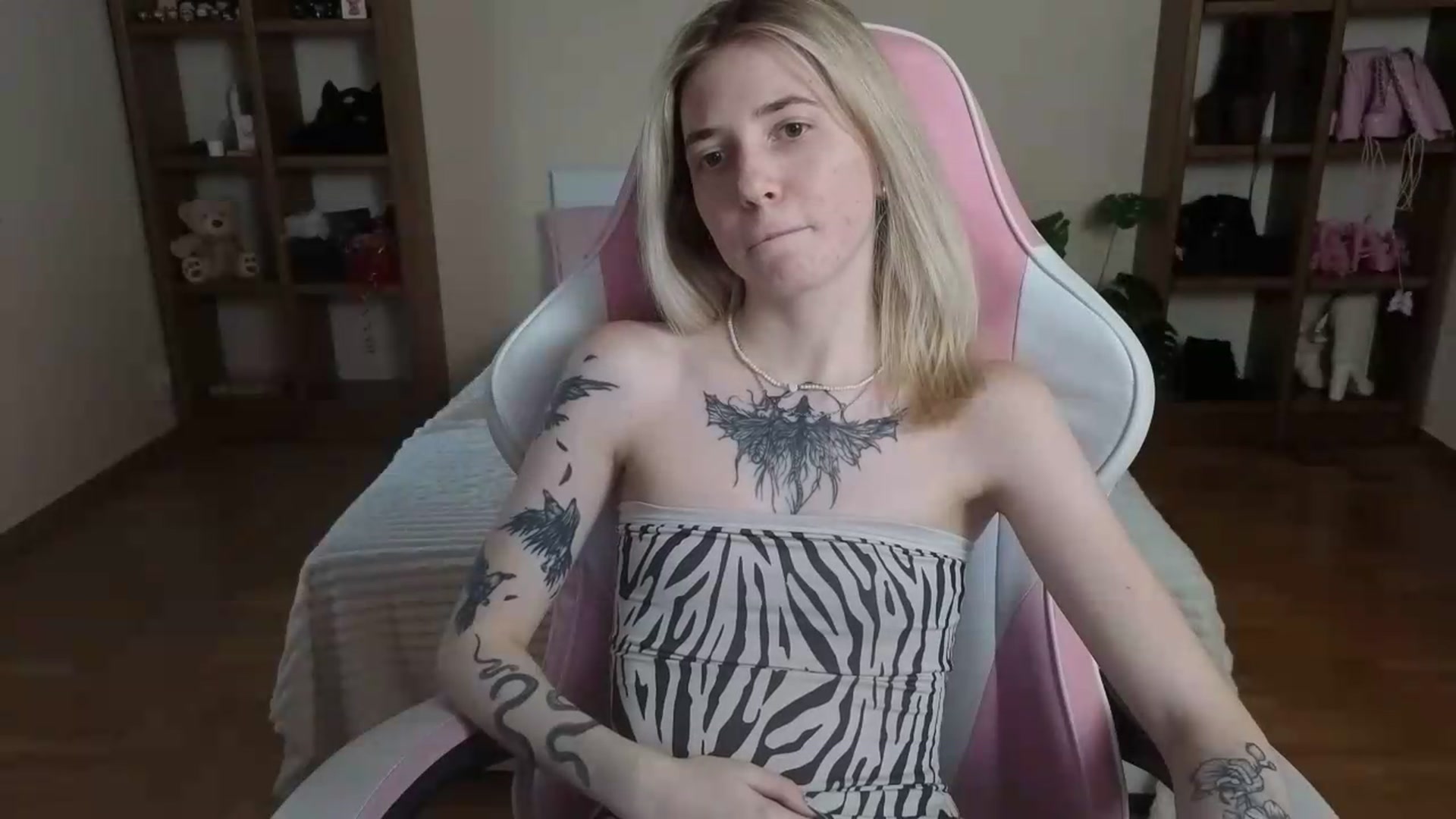 Gallery image thumbnail from Serphelia's myfreecams stream on, 08/19/2026, 16:37 image 9 of 20