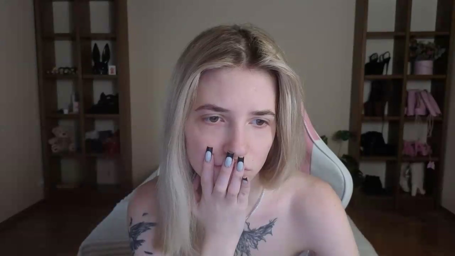 Gallery image thumbnail from Serphelia's myfreecams stream on, 08/19/2026, 16:37 image 4 of 20