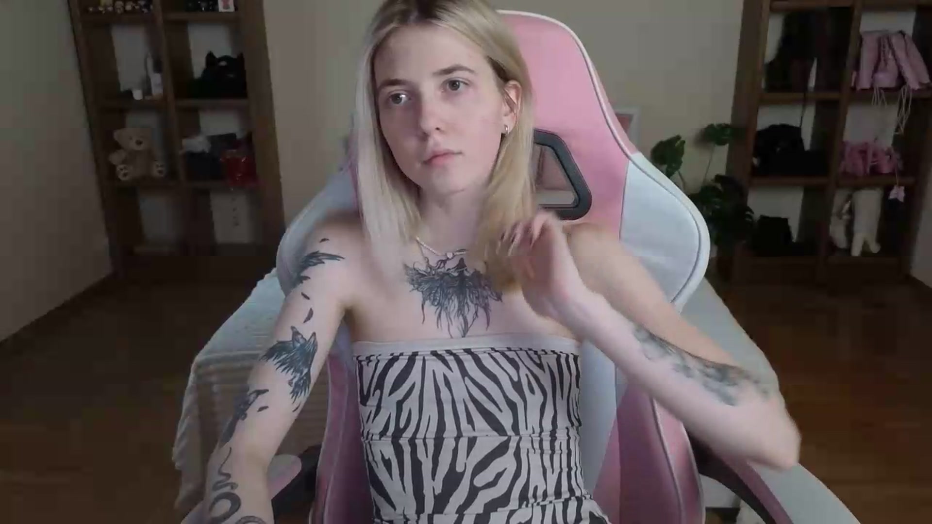 Gallery image thumbnail from Serphelia's myfreecams stream on, 08/19/2026, 16:37 image 11 of 20
