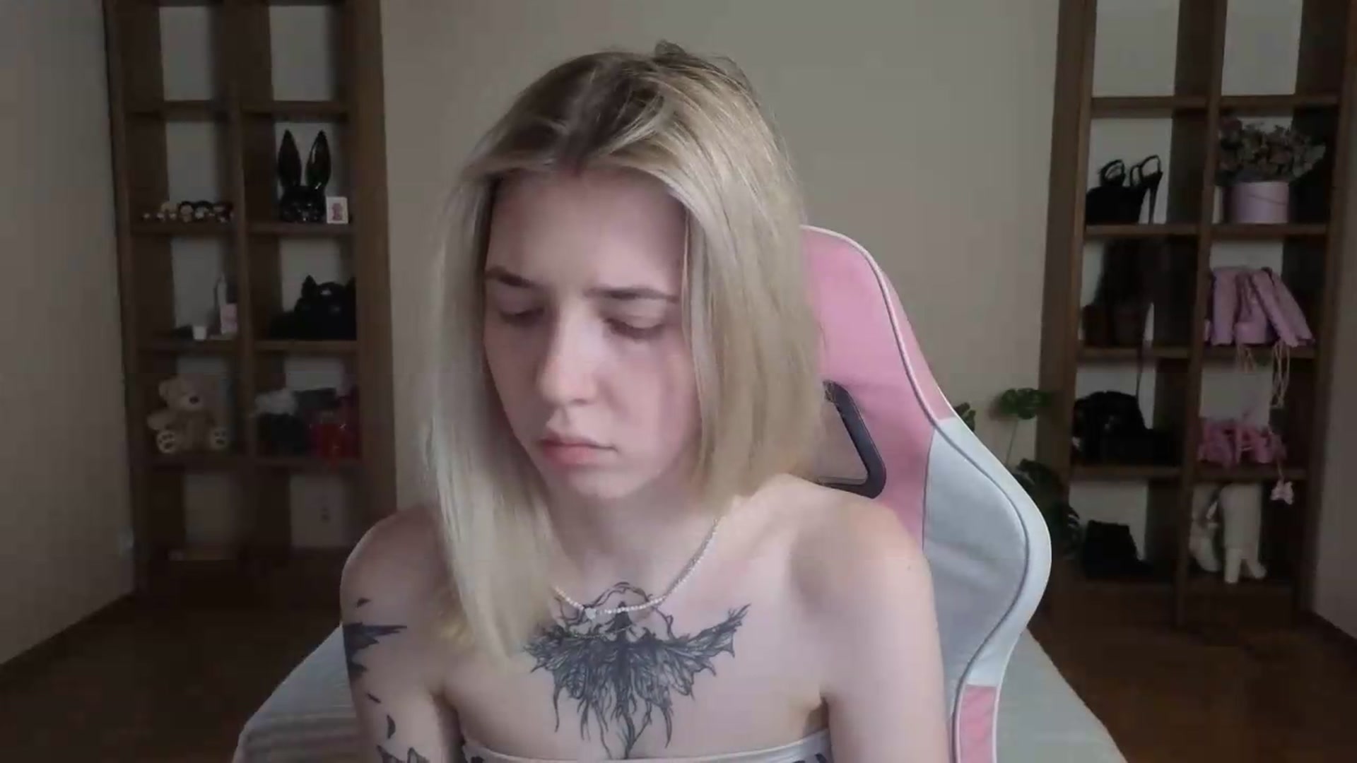 Gallery image thumbnail from Serphelia's myfreecams stream on, 08/19/2026, 16:37 image 5 of 20