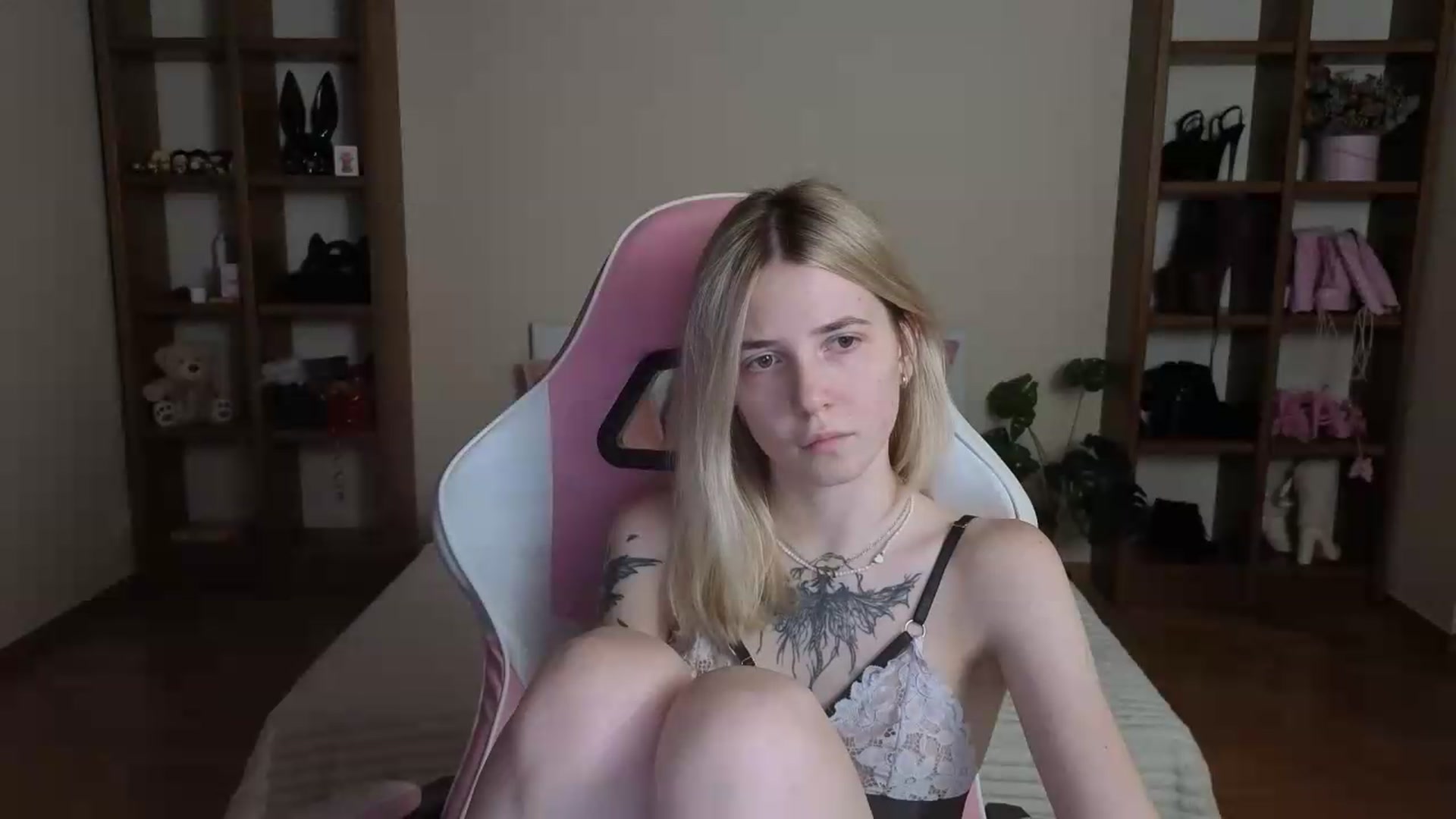 Gallery image thumbnail from Serphelia's myfreecams stream on, 08/20/2026, 17:37 image 8 of 20
