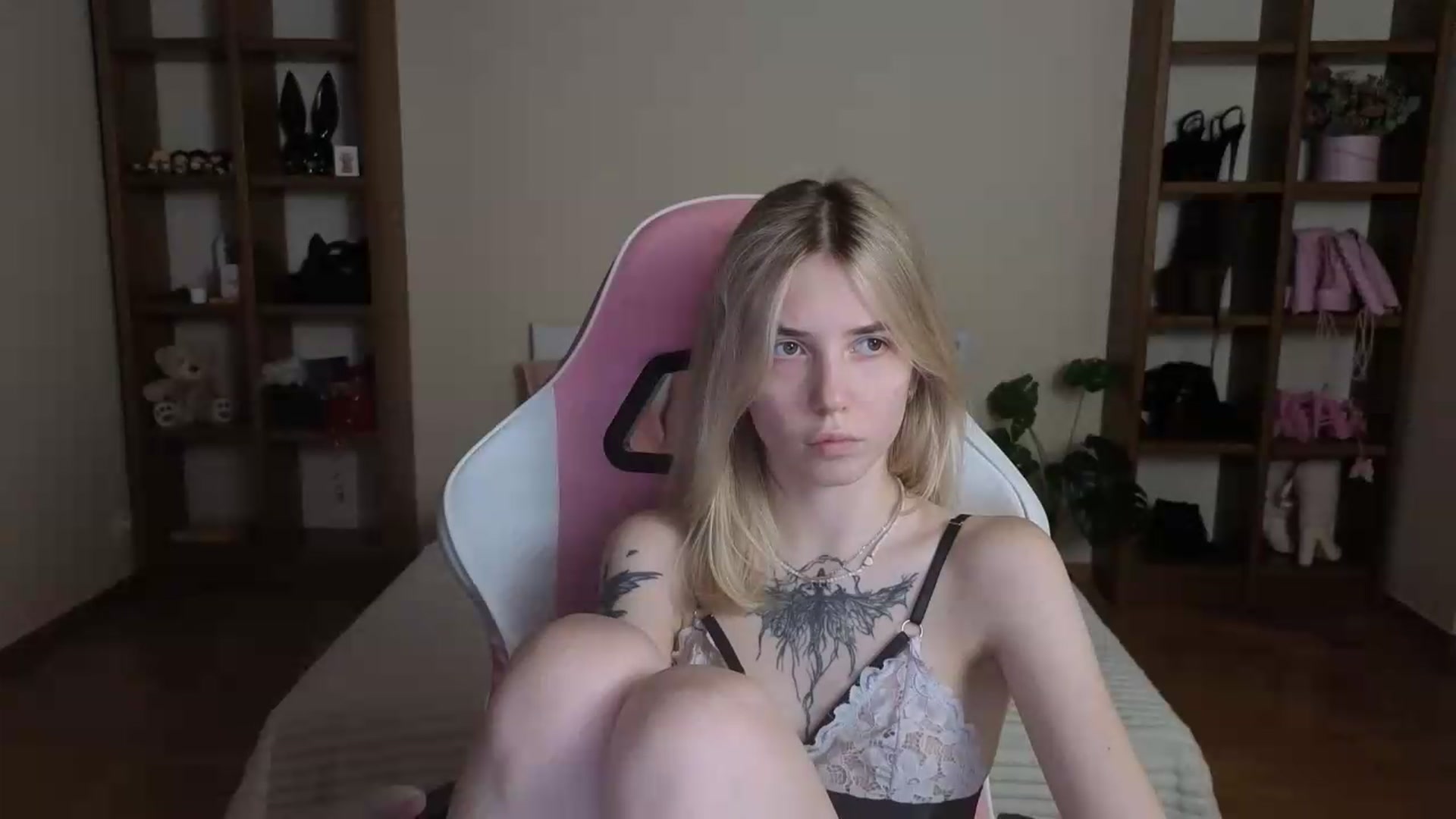 Gallery image thumbnail from Serphelia's myfreecams stream on, 08/20/2026, 17:37 image 6 of 20