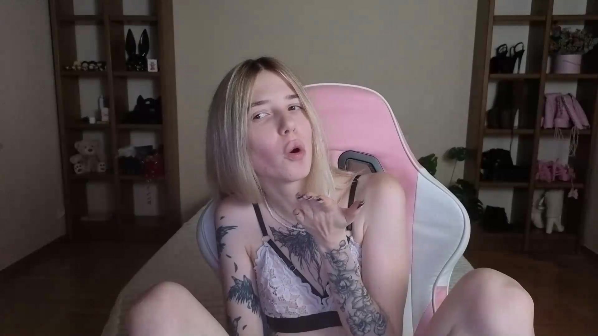 Gallery image thumbnail from Serphelia's myfreecams stream on, 08/20/2026, 17:37 image 16 of 20