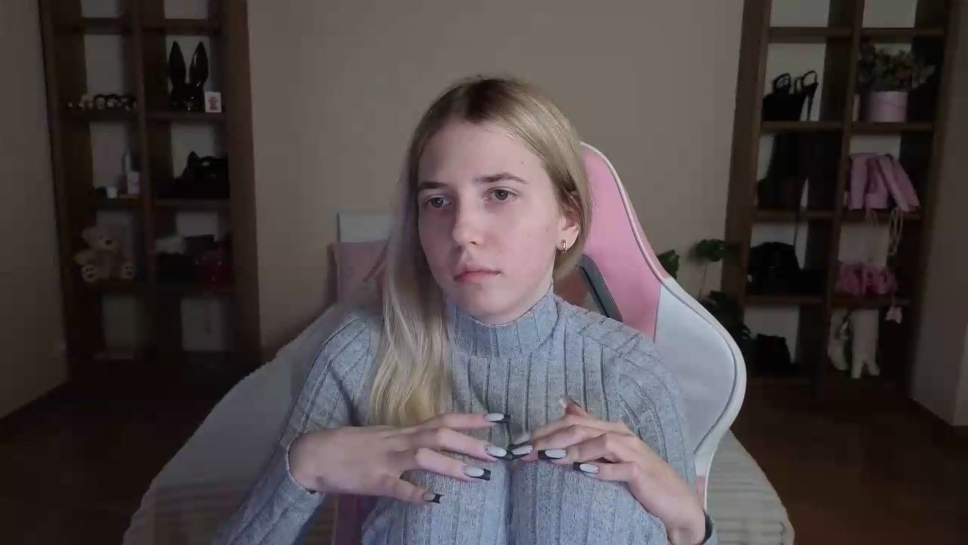 Gallery image thumbnail from Serphelia's myfreecams stream on, 08/22/2026, 17:36 image 5 of 20
