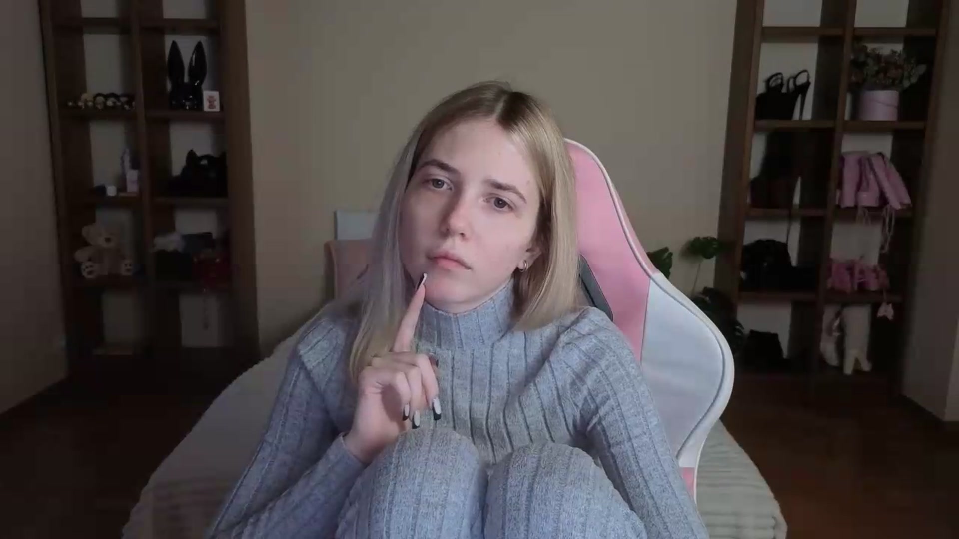 Gallery image thumbnail from Serphelia's myfreecams stream on, 08/22/2026, 17:36 image 18 of 20
