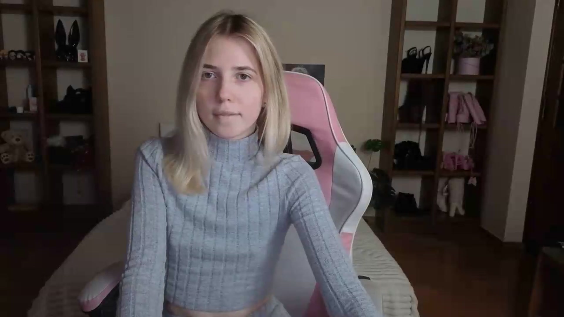Gallery image thumbnail from Serphelia's myfreecams stream on, 08/22/2026, 19:28 image 6 of 20