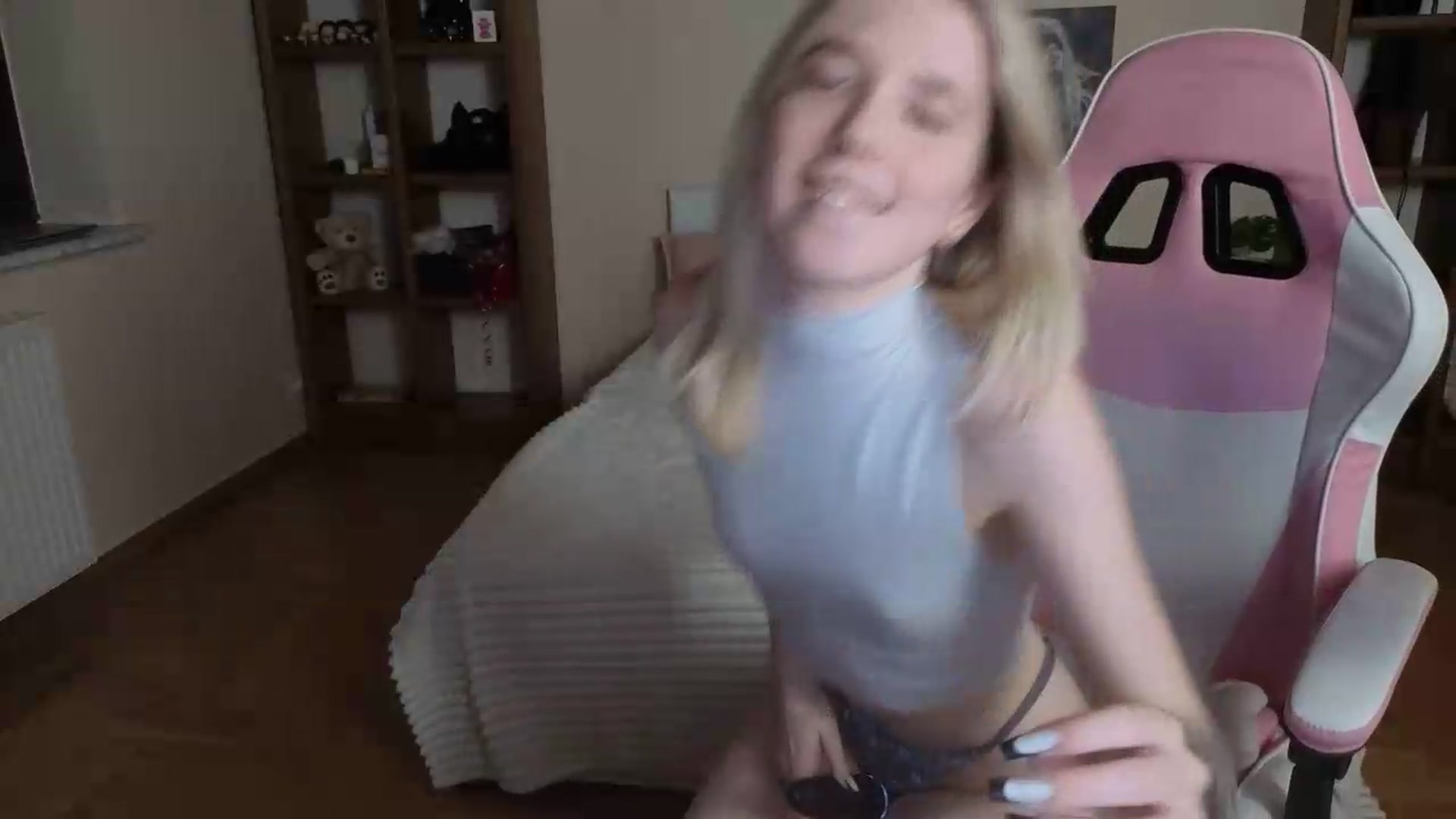 Gallery image thumbnail from Serphelia's myfreecams stream on, 08/22/2026, 19:28 image 15 of 20