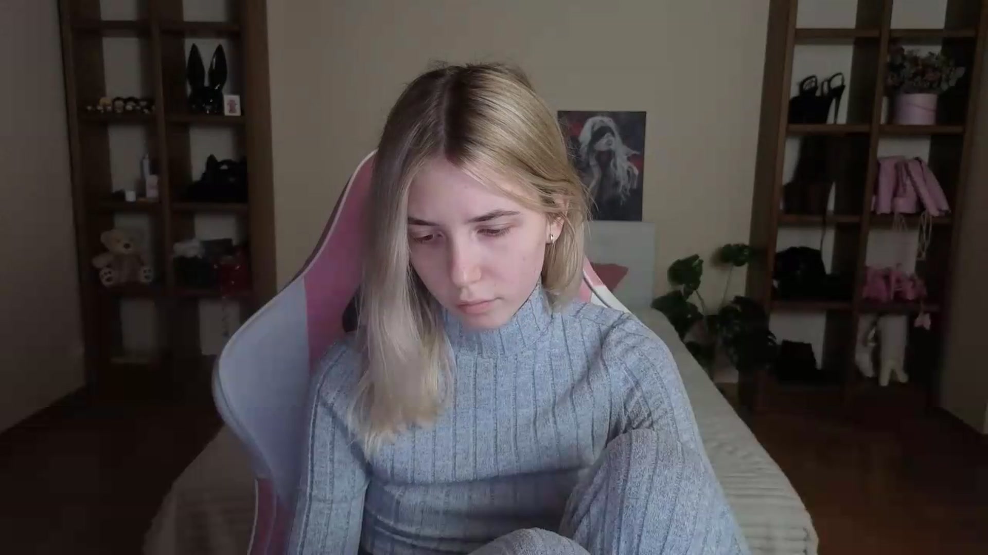 Gallery image thumbnail from Serphelia's myfreecams stream on, 08/22/2026, 19:28 image 3 of 20