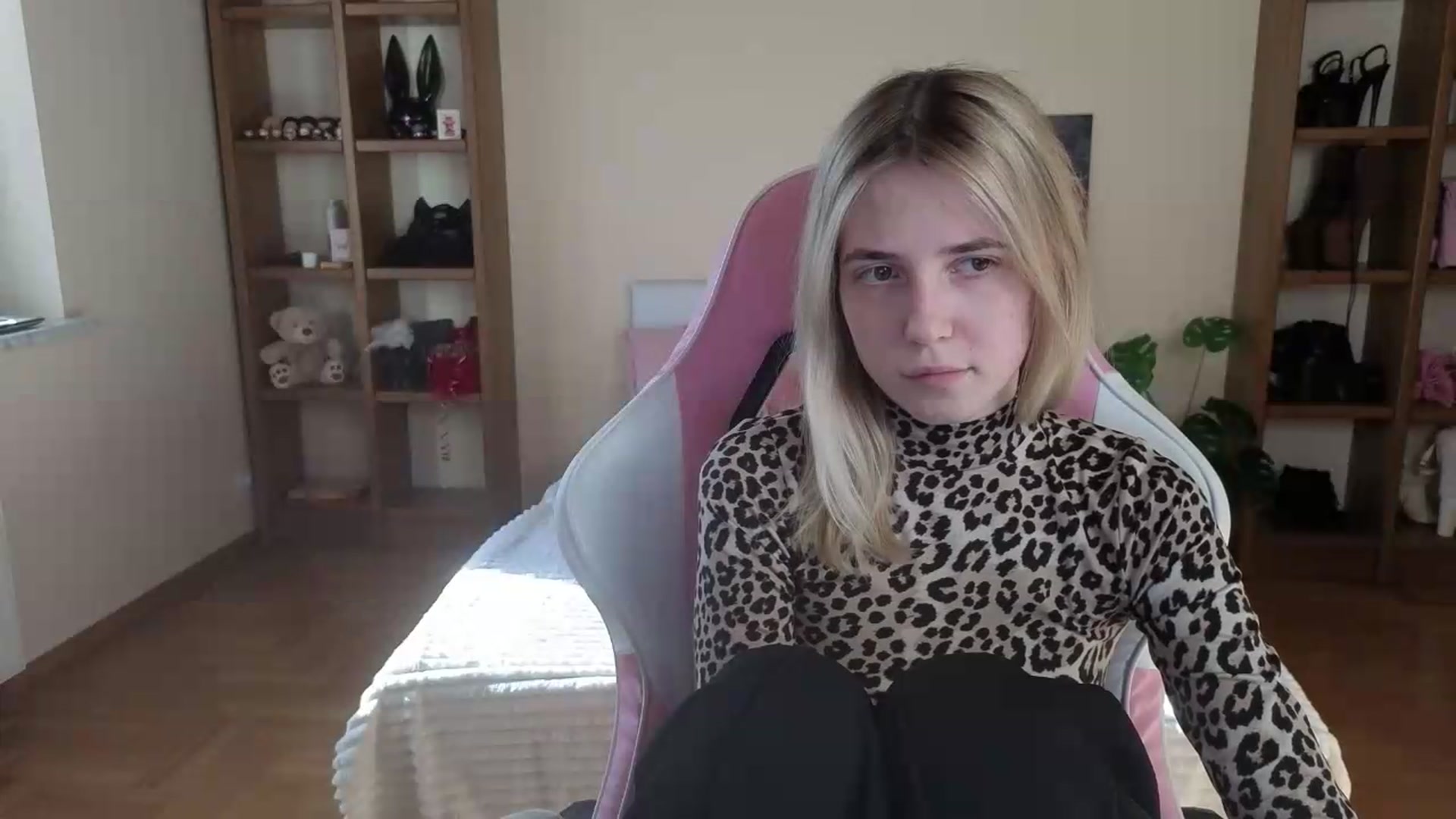 Gallery image thumbnail from Serphelia's myfreecams stream on, 08/23/2026, 15:50 image 7 of 20