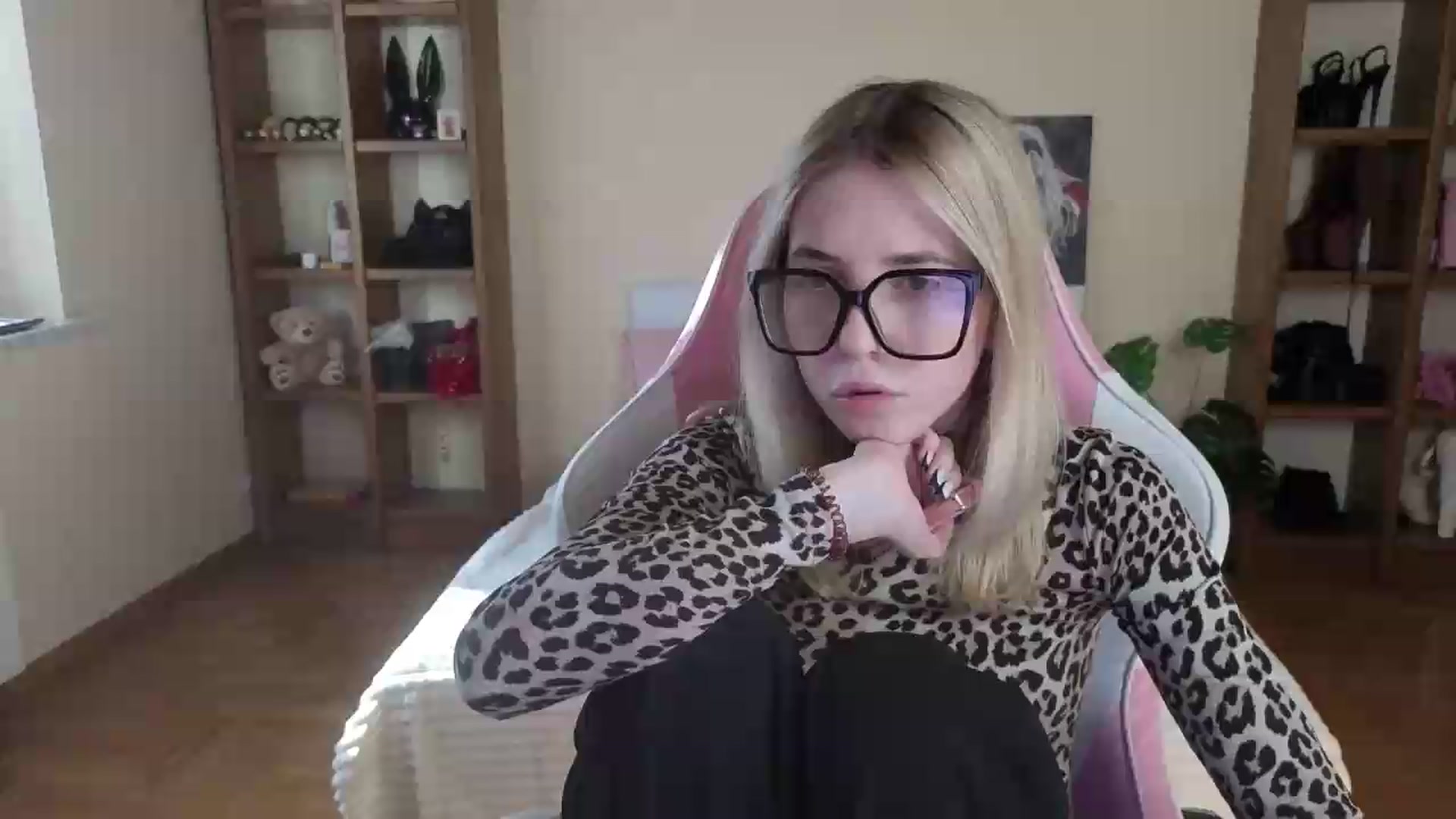 Gallery image thumbnail from Serphelia's myfreecams stream on, 08/23/2026, 15:50 image 1 of 20