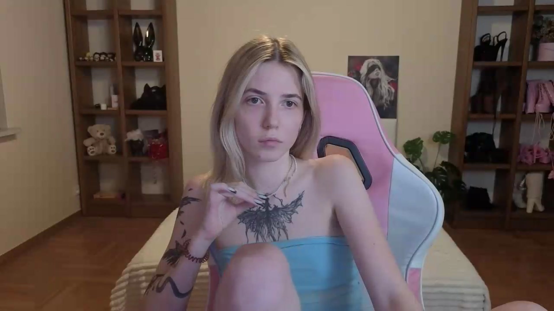 Gallery image thumbnail from Serphelia's myfreecams stream on, 08/23/2026, 19:23 image 11 of 20