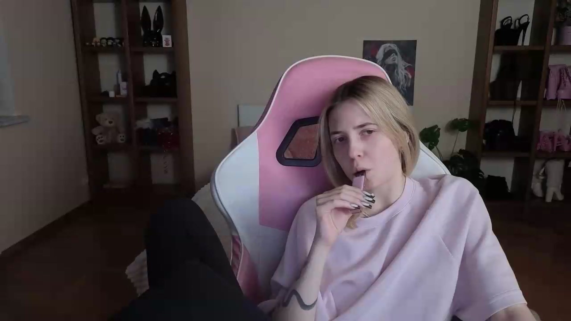Gallery image thumbnail from Serphelia's myfreecams stream on, 08/27/2026, 17:33 image 8 of 20