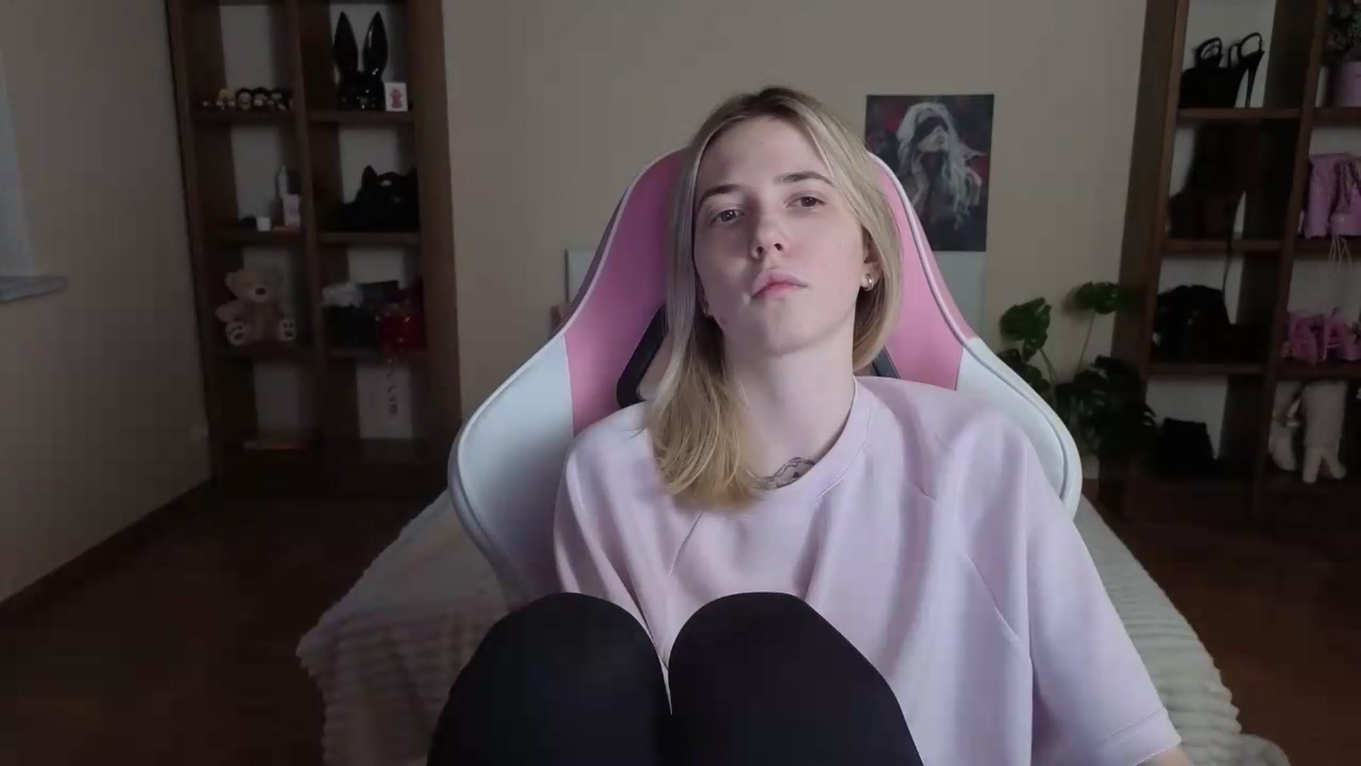 Gallery image thumbnail from Serphelia's myfreecams stream on, 08/27/2026, 17:33 image 3 of 20