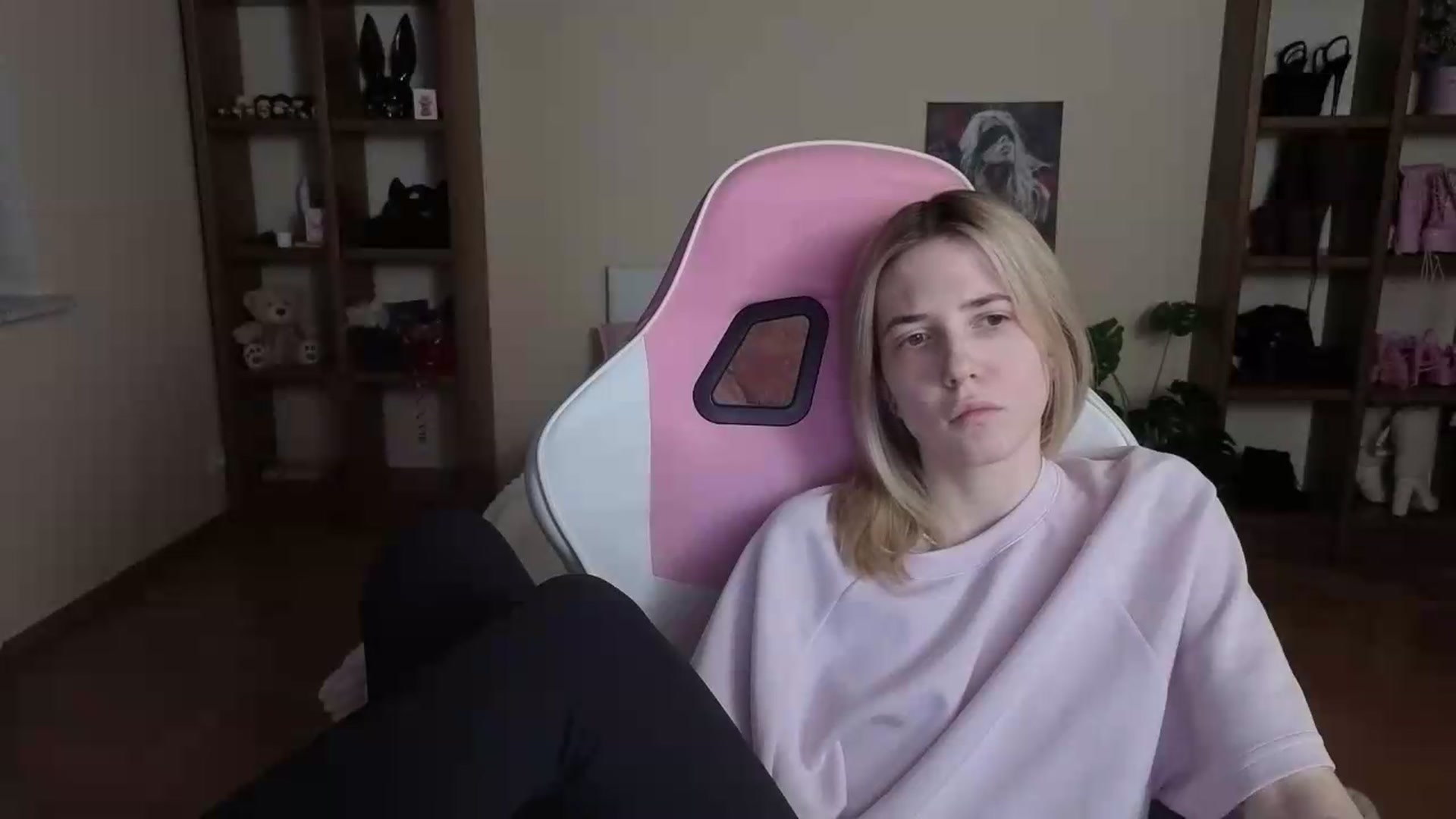 Gallery image thumbnail from Serphelia's myfreecams stream on, 08/27/2026, 17:33 image 13 of 20