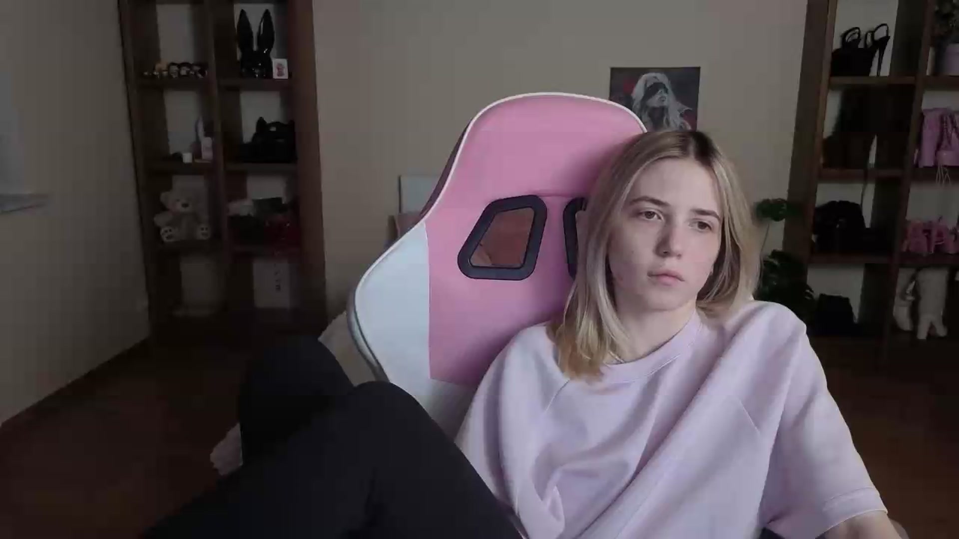 Gallery image thumbnail from Serphelia's myfreecams stream on, 08/27/2026, 17:33 image 17 of 20
