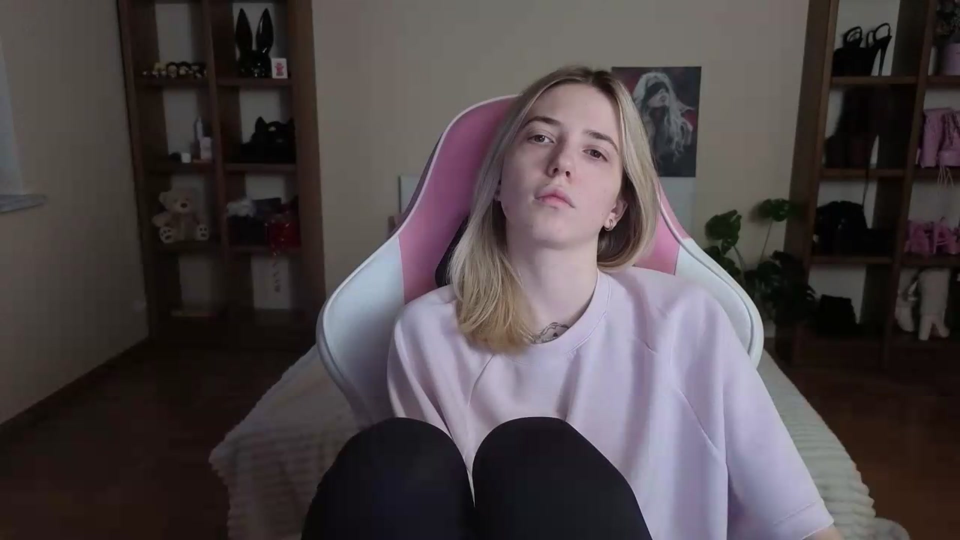 Gallery image thumbnail from Serphelia's myfreecams stream on, 08/27/2026, 17:33 image 2 of 20