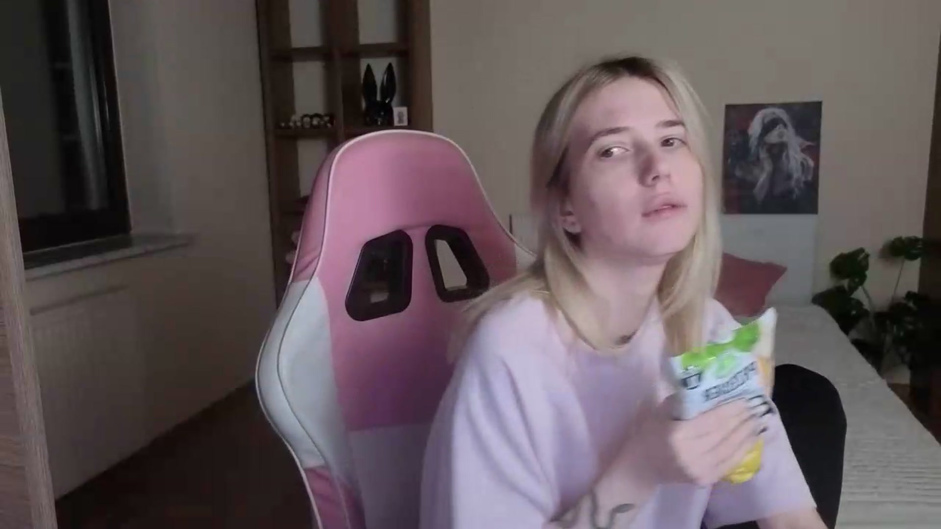 Gallery image thumbnail from Serphelia's myfreecams stream on, 08/27/2026, 19:36 image 5 of 20