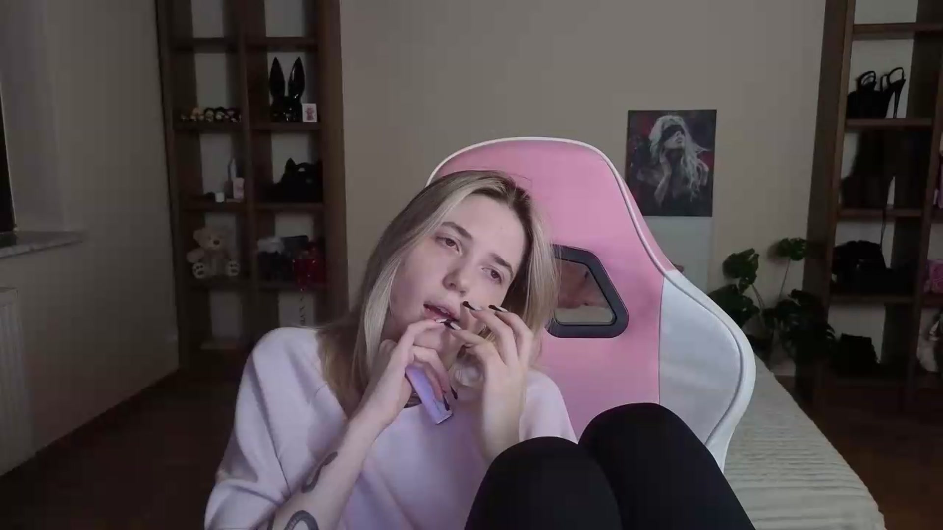 Gallery image thumbnail from Serphelia's myfreecams stream on, 08/27/2026, 19:36 image 19 of 20