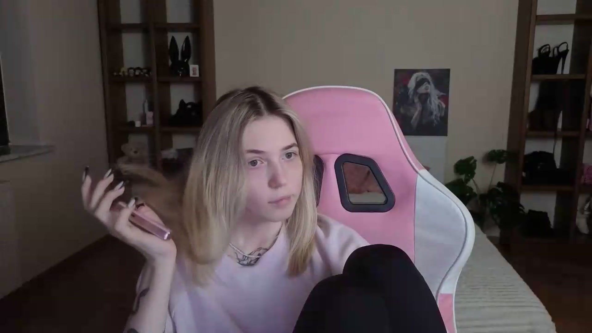Gallery image thumbnail from Serphelia's myfreecams stream on, 08/27/2026, 19:36 image 16 of 20