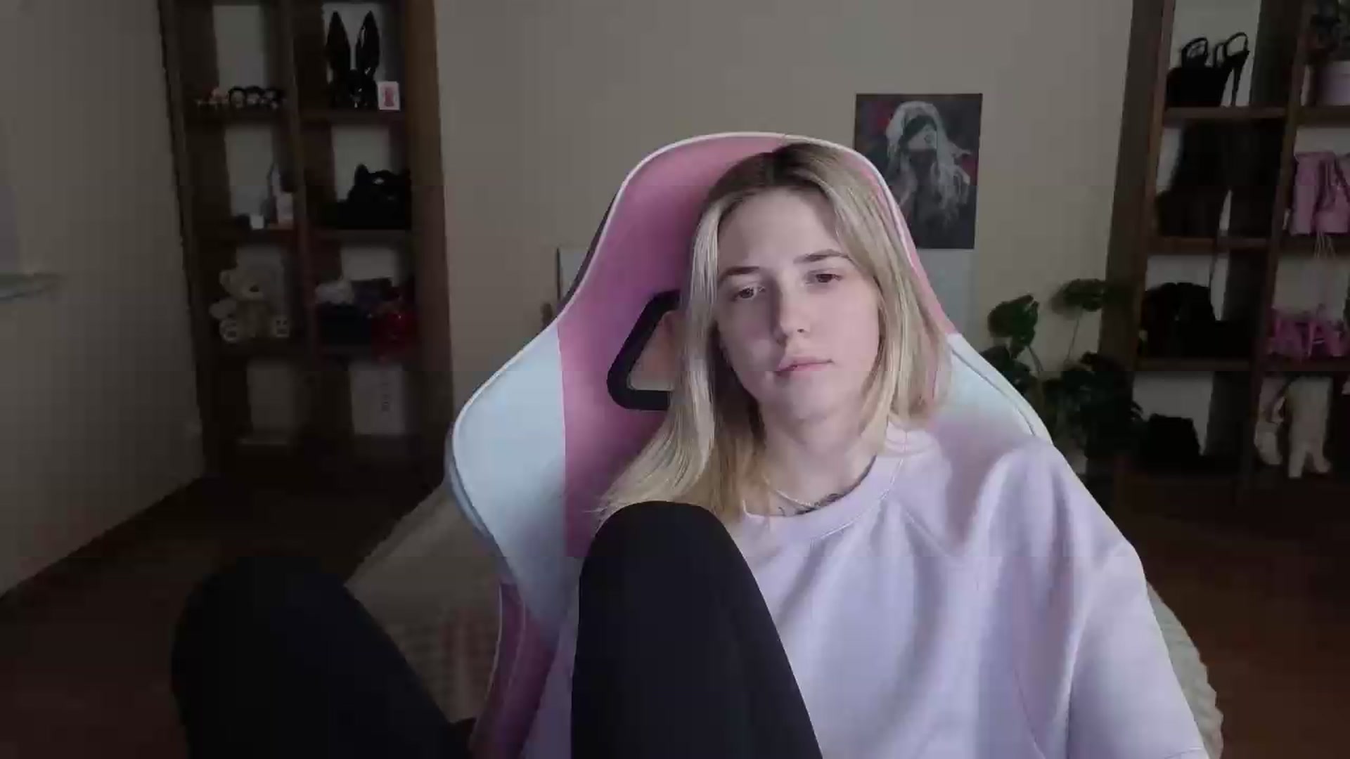 Gallery image thumbnail from Serphelia's myfreecams stream on, 08/27/2026, 19:36 image 1 of 20