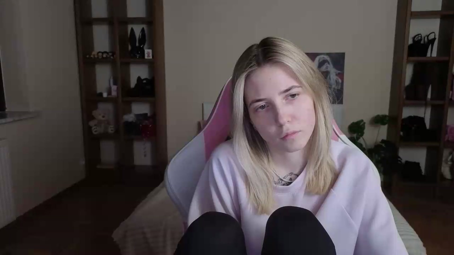 Gallery image thumbnail from Serphelia's myfreecams stream on, 08/27/2026, 19:36 image 14 of 20