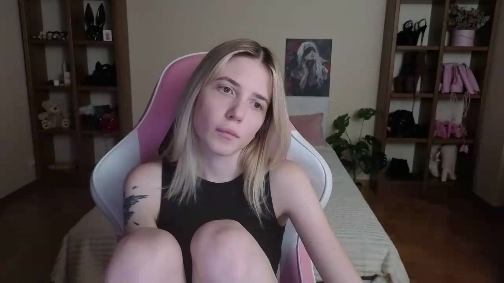 Gallery image thumbnail from Serphelia's myfreecams stream on, 08/29/2026, 18:18 image 13 of 20