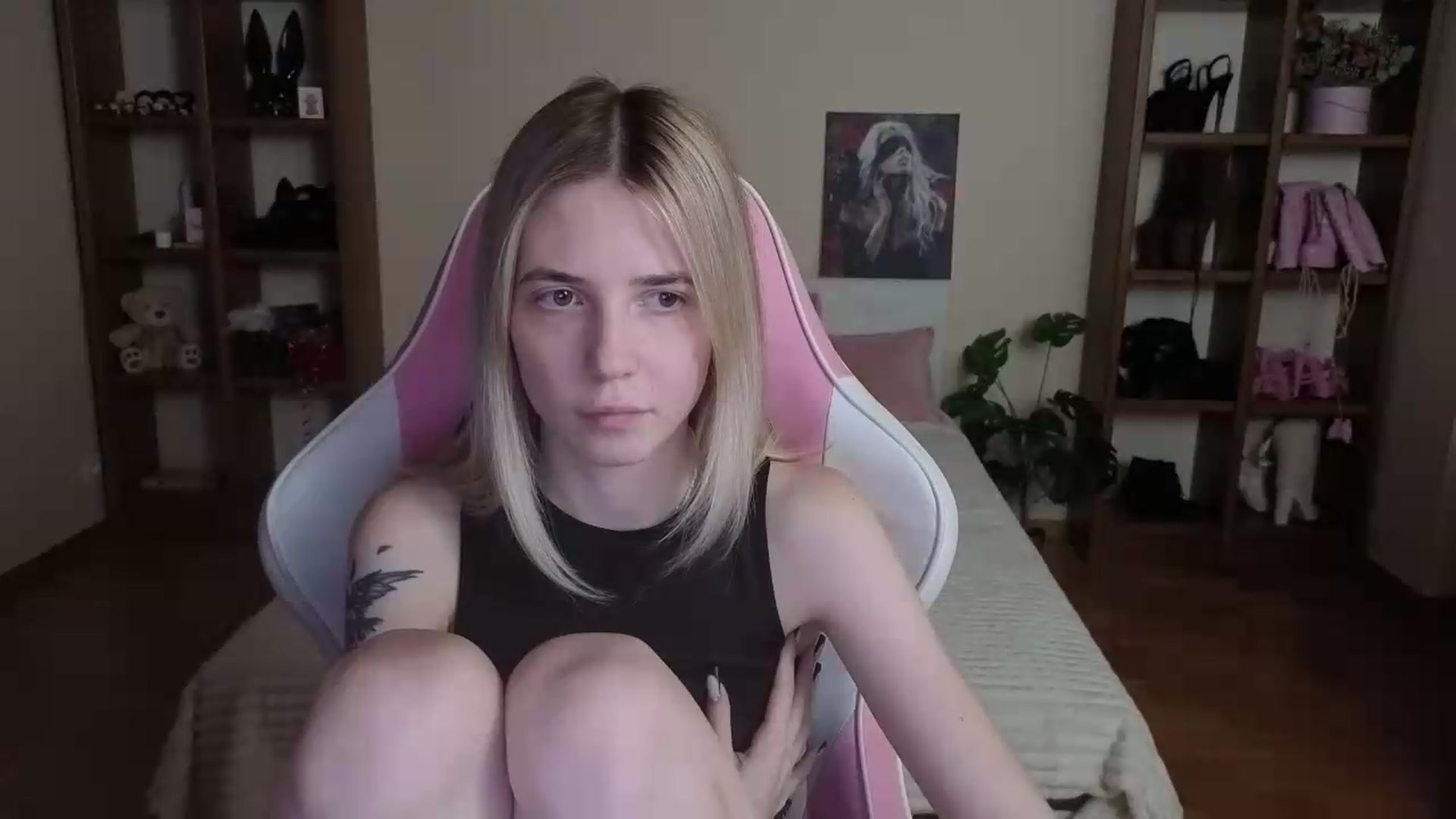 Gallery image thumbnail from Serphelia's myfreecams stream on, 08/29/2026, 18:18 image 9 of 20