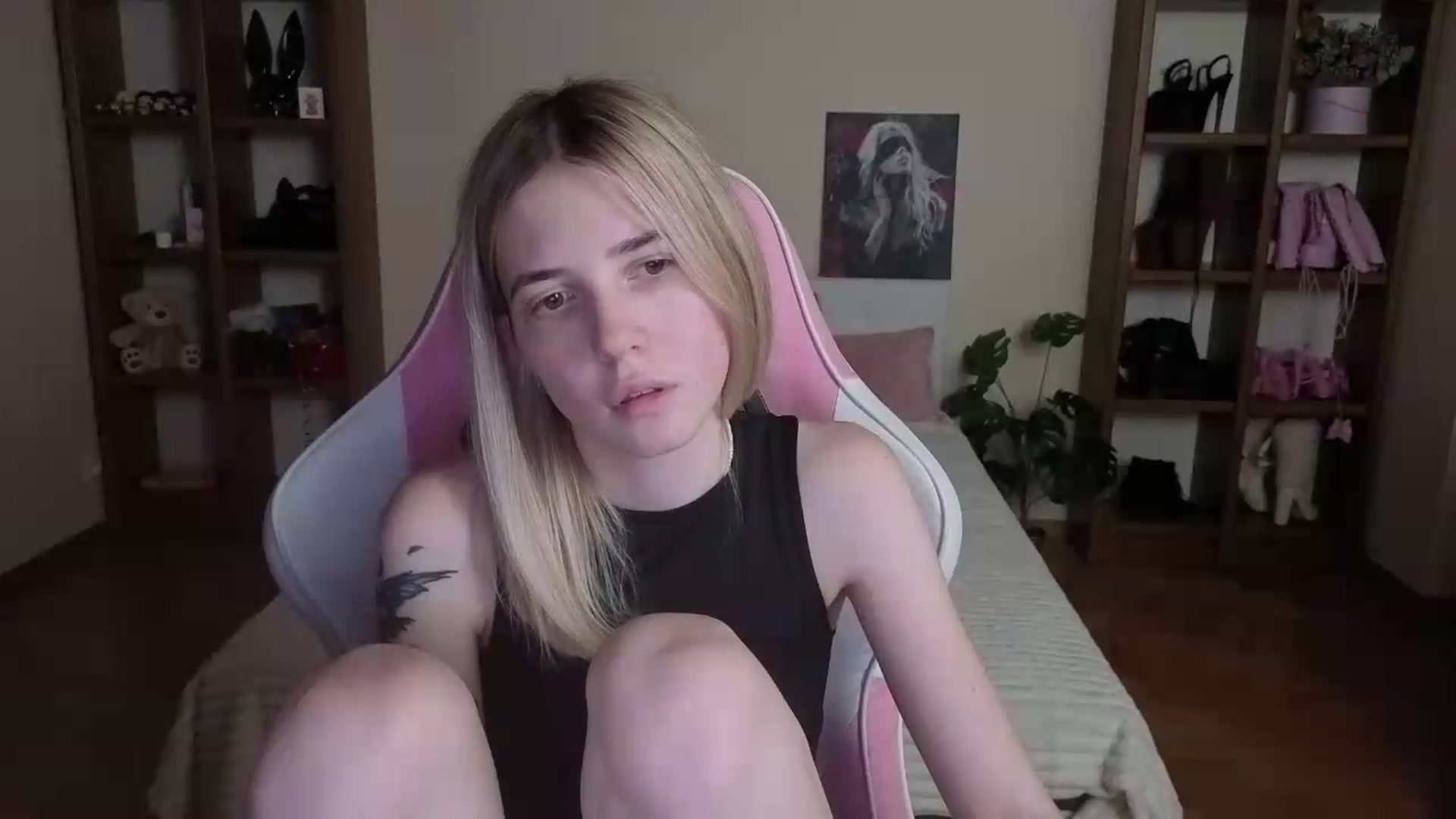 Gallery image thumbnail from Serphelia's myfreecams stream on, 08/29/2026, 18:18 image 4 of 20