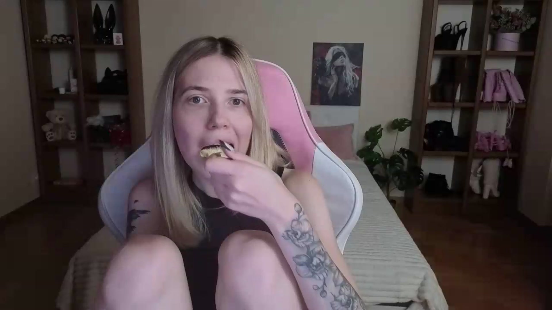 Gallery image thumbnail from Serphelia's myfreecams stream on, 08/29/2026, 18:18 image 8 of 20