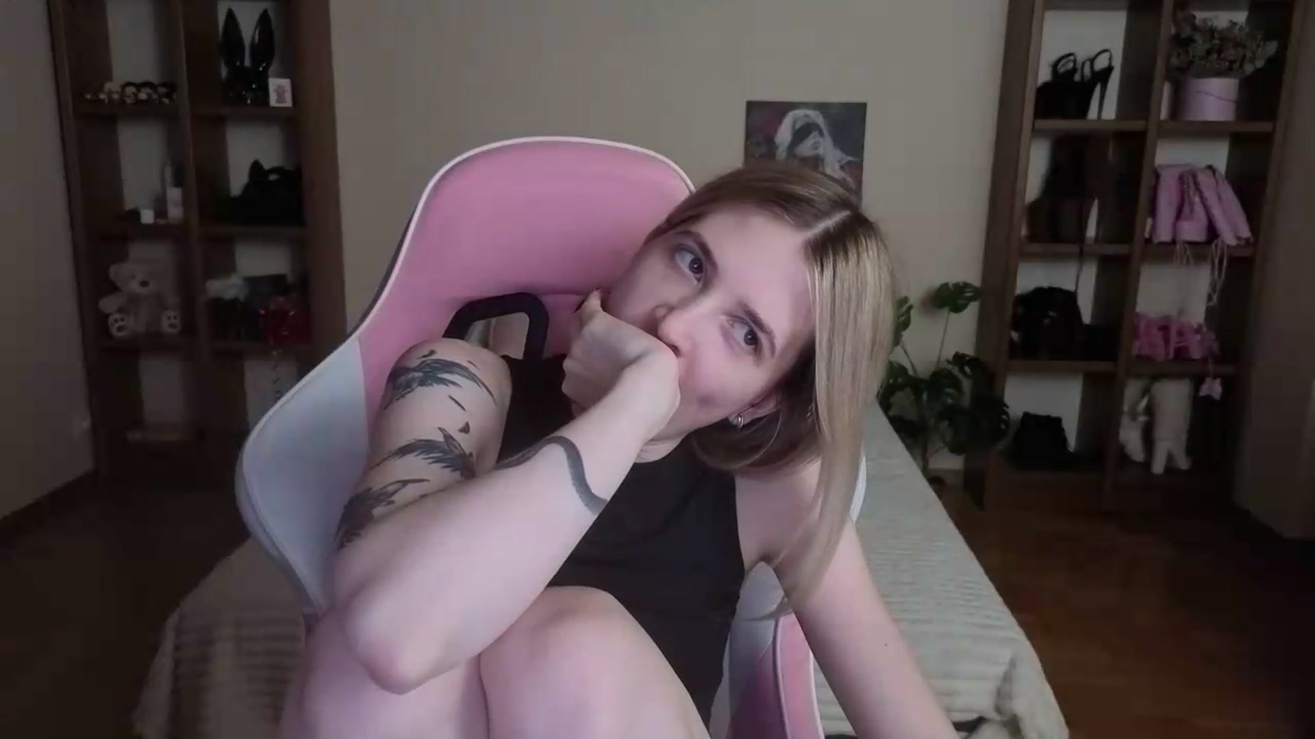 Gallery image thumbnail from Serphelia's myfreecams stream on, 08/29/2026, 18:18 image 17 of 20