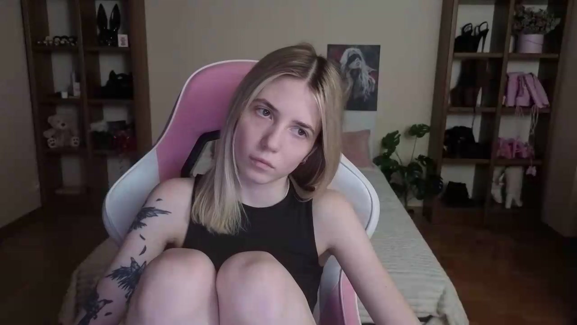 Gallery image thumbnail from Serphelia's myfreecams stream on, 08/29/2026, 18:18 image 16 of 20