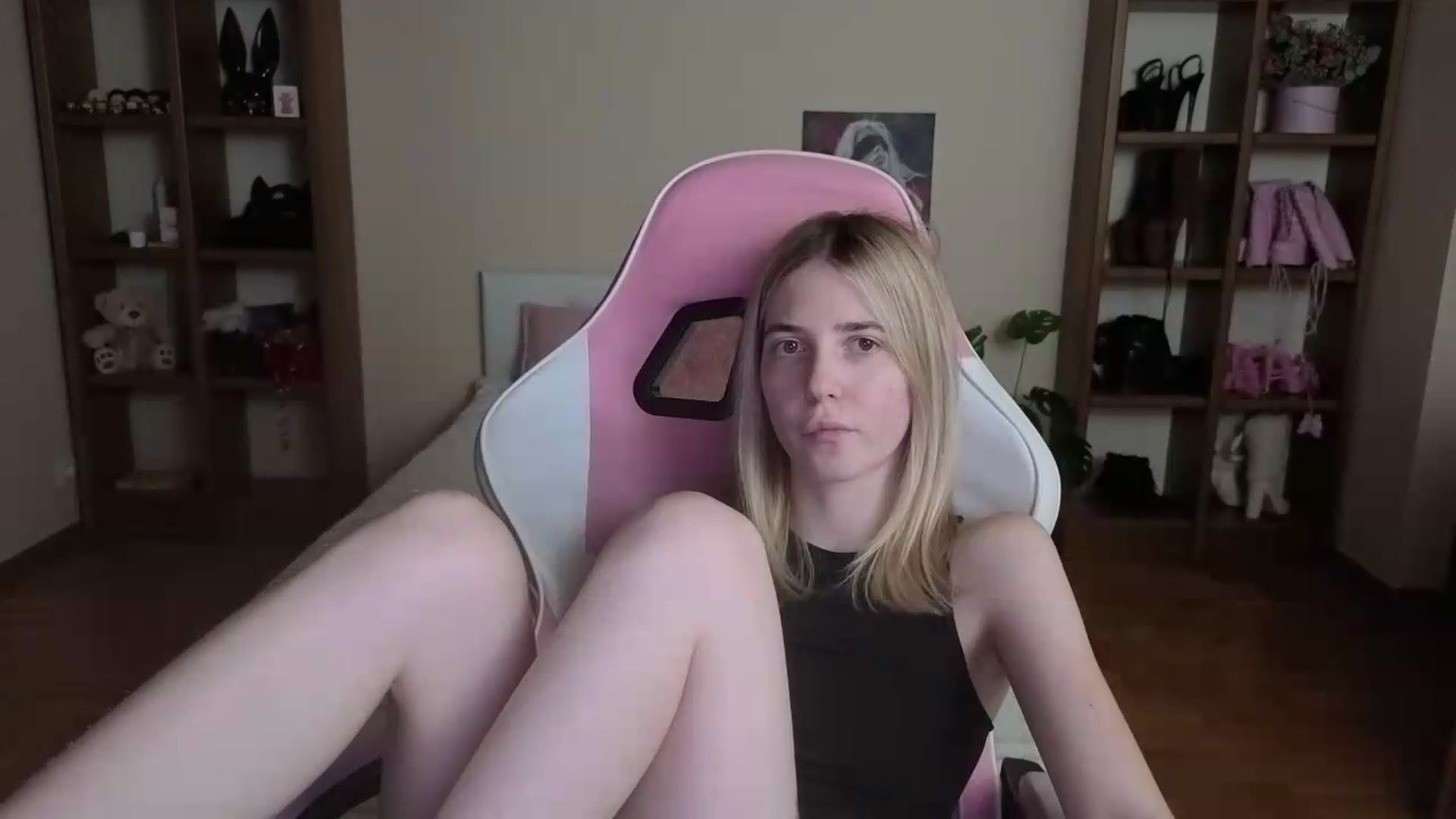 Gallery image thumbnail from Serphelia's myfreecams stream on, 08/29/2026, 18:18 image 2 of 20