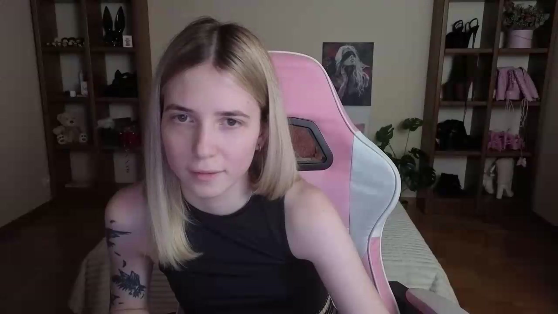 Gallery image thumbnail from Serphelia's myfreecams stream on, 08/29/2026, 19:56 image 15 of 20