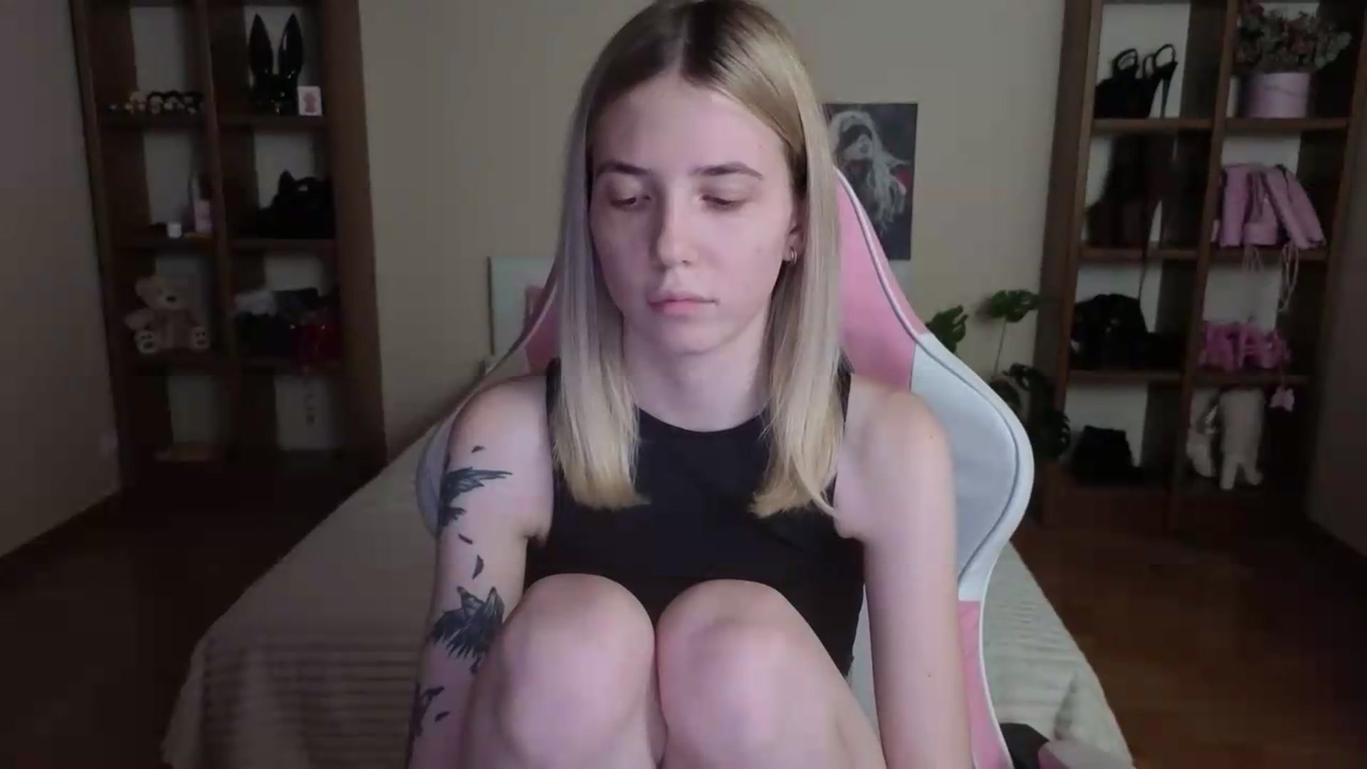 Gallery image thumbnail from Serphelia's myfreecams stream on, 08/29/2026, 19:56 image 17 of 20