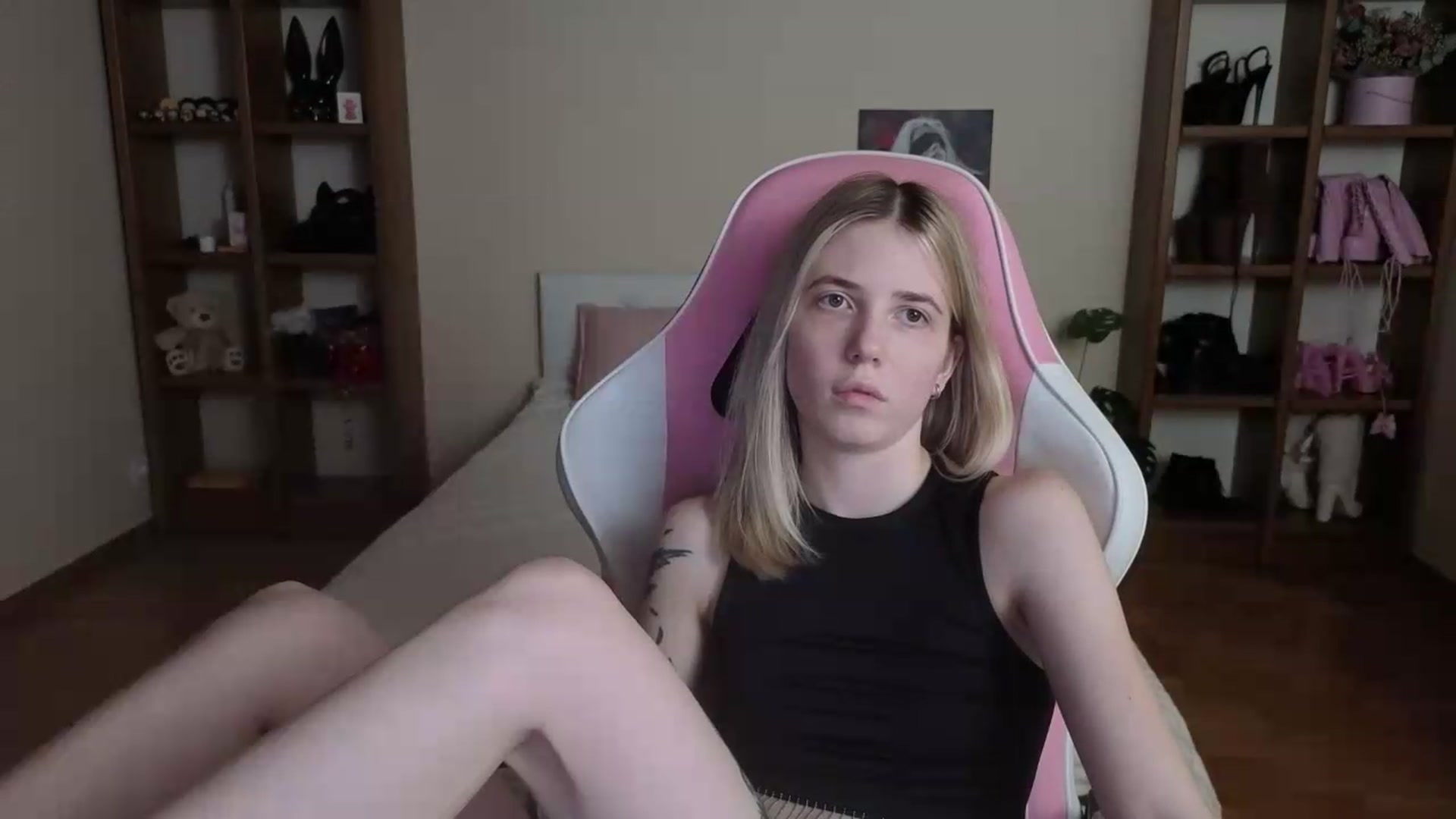 Gallery image thumbnail from Serphelia's myfreecams stream on, 08/29/2026, 19:56 image 4 of 20