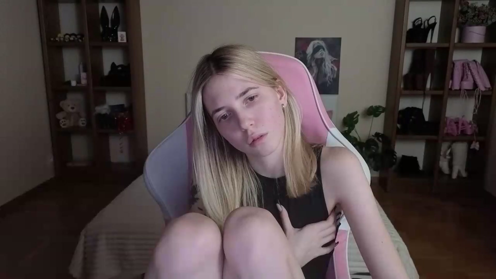 Gallery image thumbnail from Serphelia's myfreecams stream on, 08/29/2026, 19:56 image 3 of 20