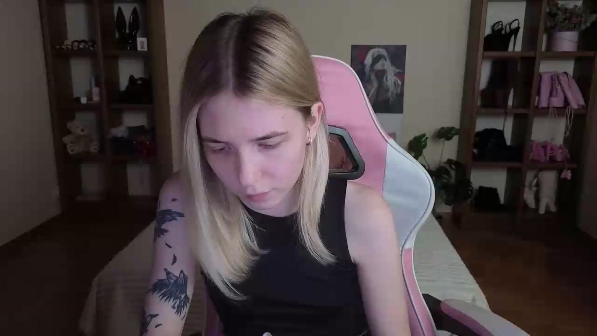 Gallery image thumbnail from Serphelia's myfreecams stream on, 08/29/2026, 19:56 image 13 of 20