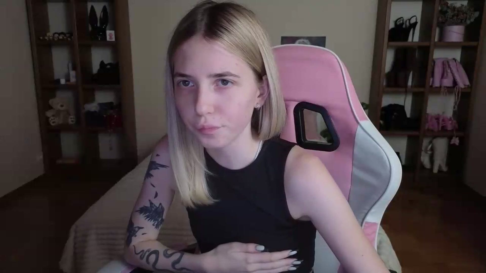 Gallery image thumbnail from Serphelia's myfreecams stream on, 08/29/2026, 19:56 image 14 of 20