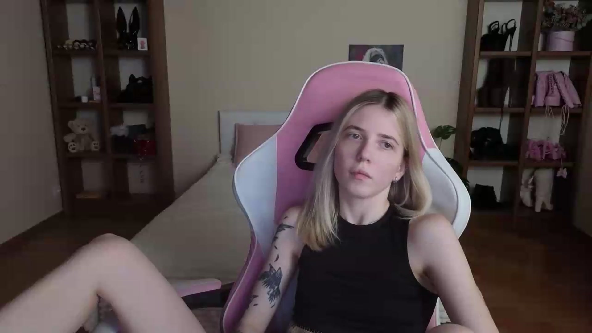Gallery image thumbnail from Serphelia's myfreecams stream on, 08/29/2026, 19:56 image 7 of 20