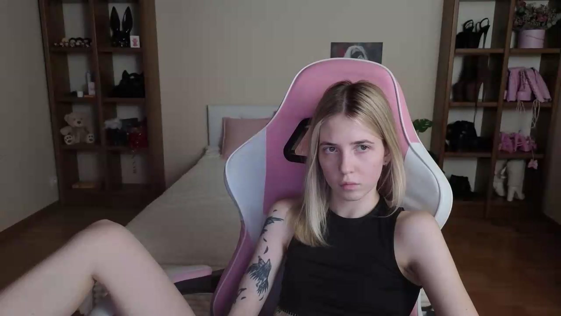Gallery image thumbnail from Serphelia's myfreecams stream on, 08/29/2026, 19:56 image 6 of 20
