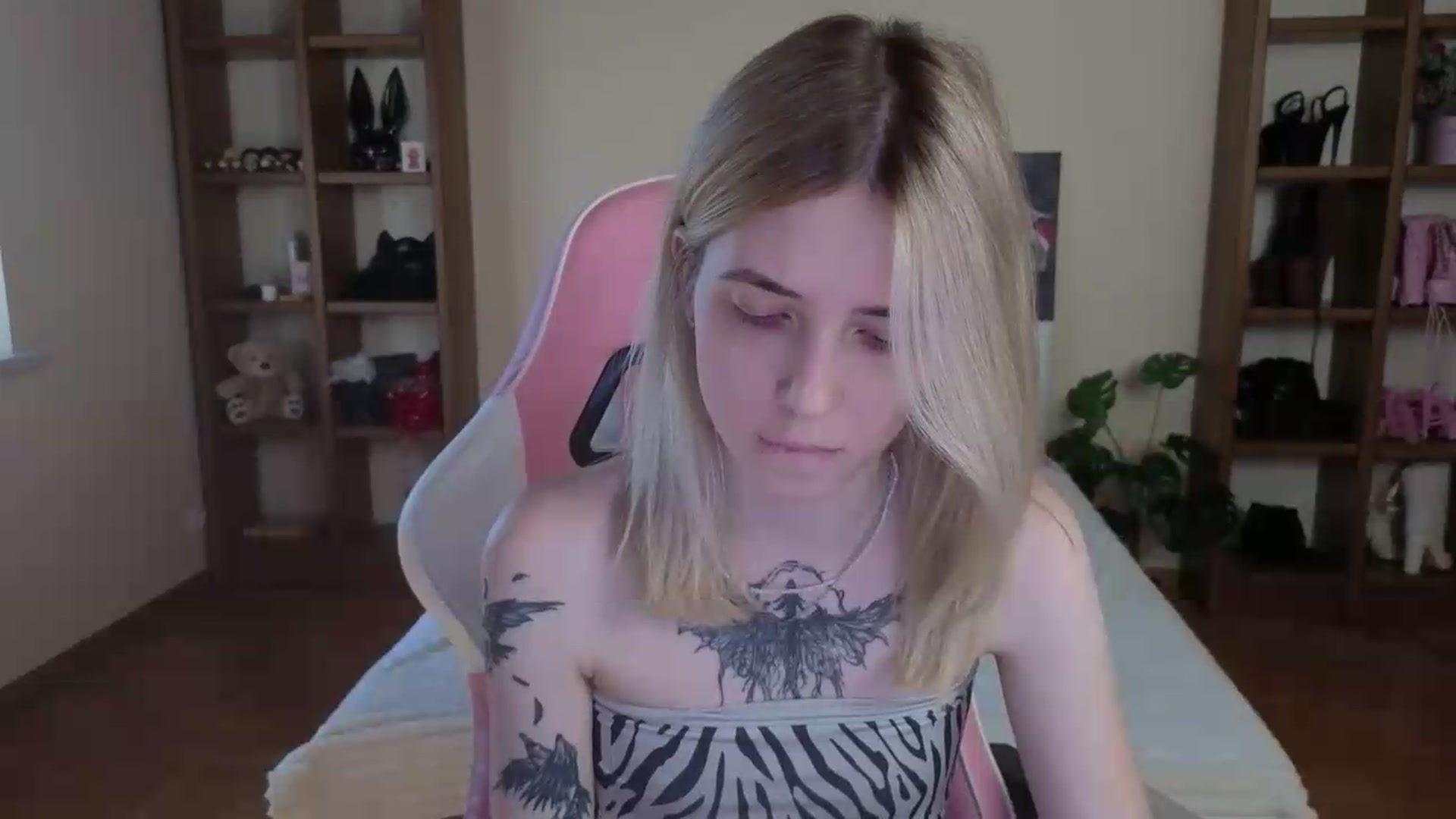 Gallery image thumbnail from Serphelia's myfreecams stream on, 08/30/2026, 13:45 image 15 of 20