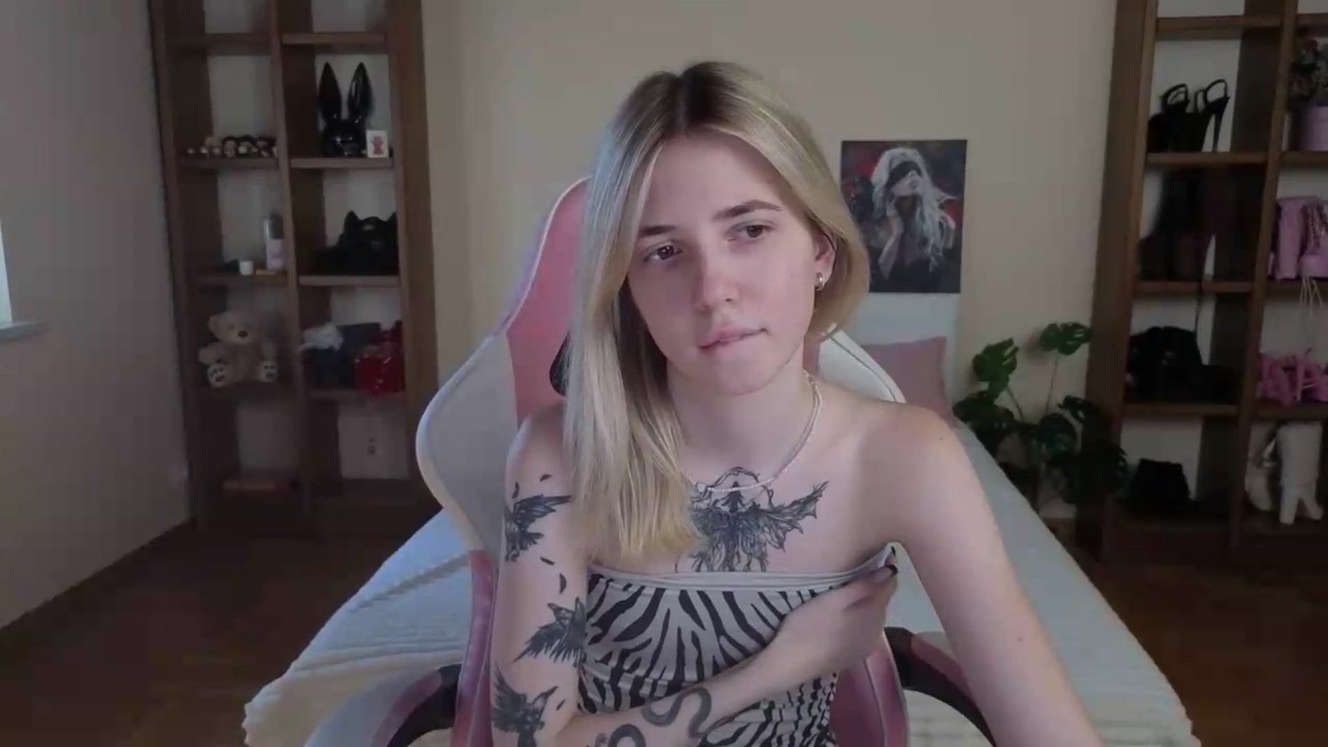 Gallery image thumbnail from Serphelia's myfreecams stream on, 08/30/2026, 13:45 image 6 of 20