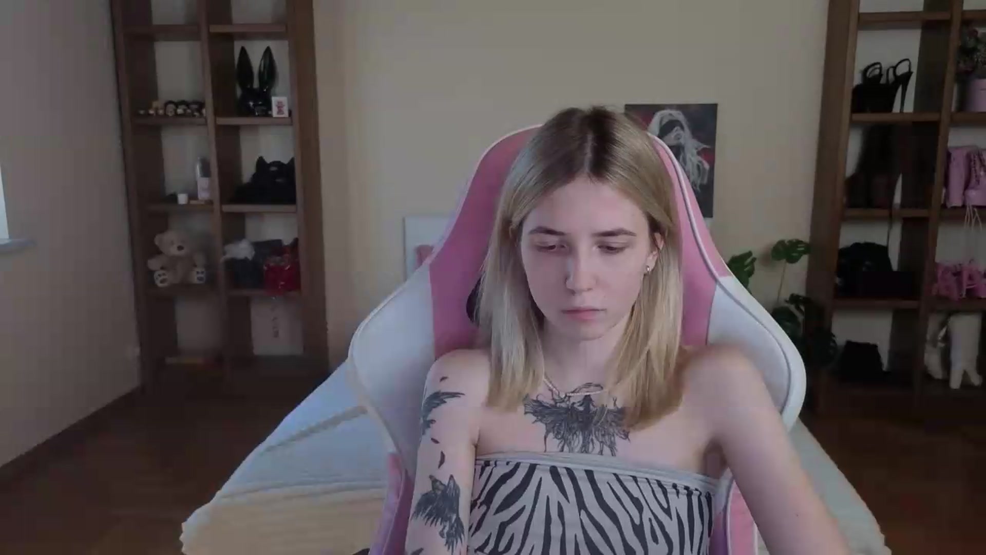 Gallery image thumbnail from Serphelia's myfreecams stream on, 08/30/2026, 13:45 image 16 of 20