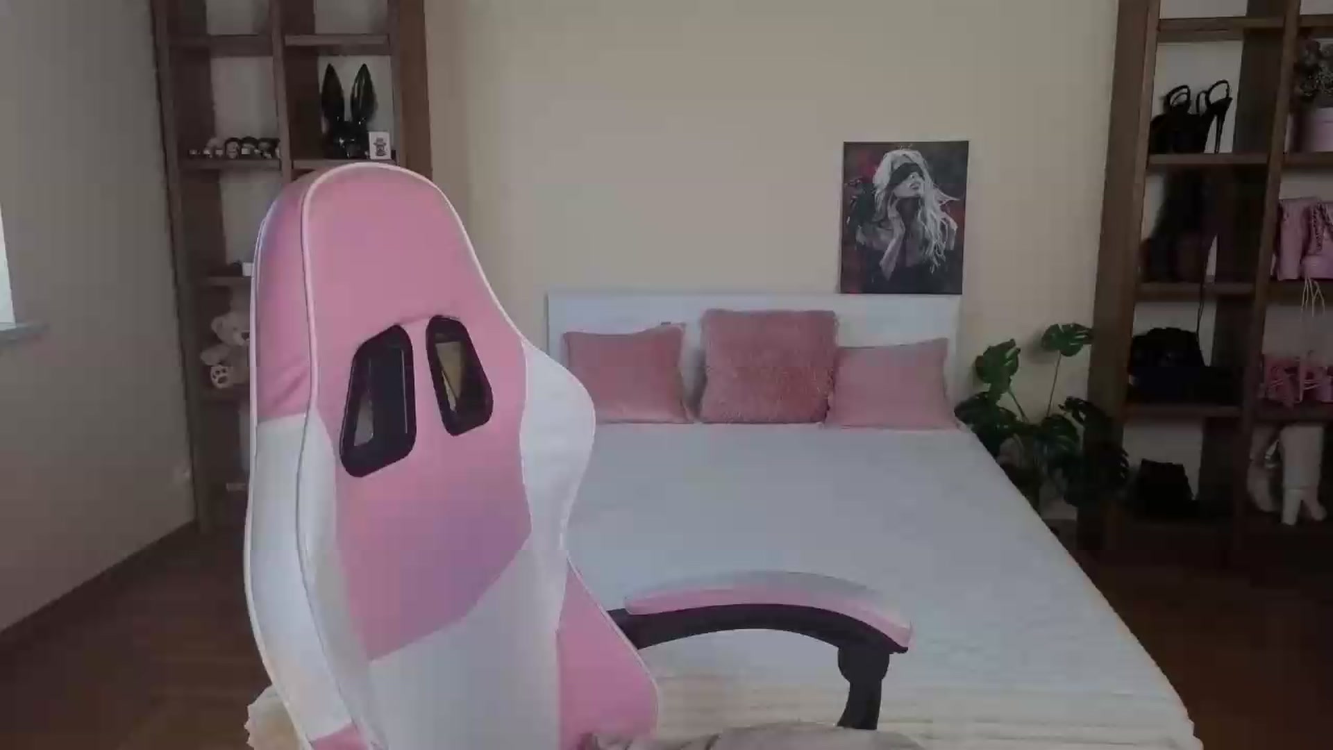 Gallery image thumbnail from Serphelia's myfreecams stream on, 08/30/2026, 13:45 image 18 of 20